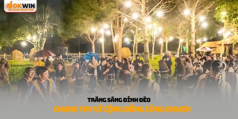 Trăng sáng đỉnh đèo
